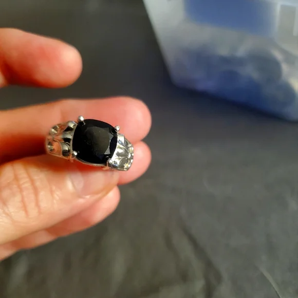 Ring - Picture 2 of 5